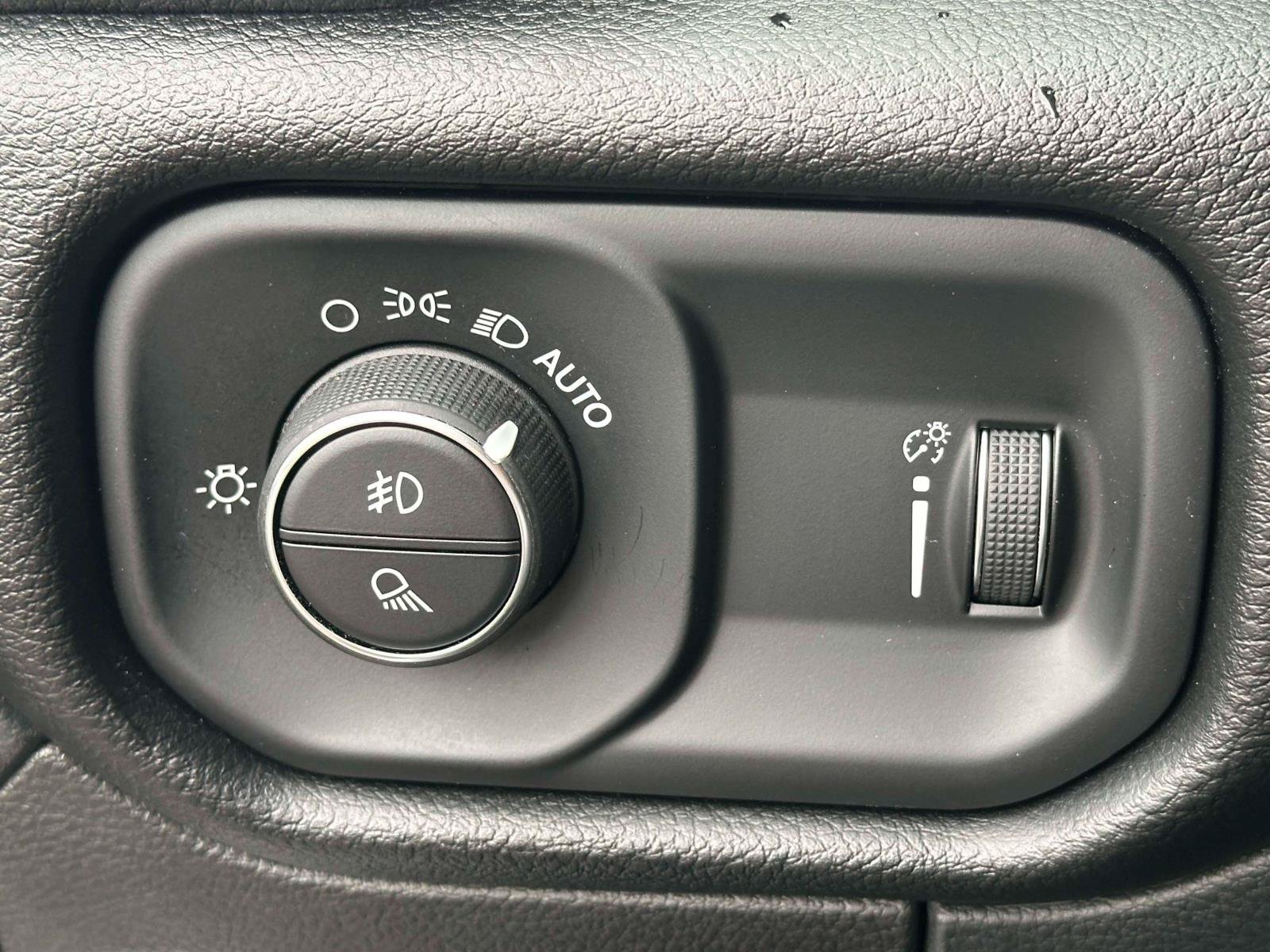 Used 2022 RAM 1500 Big Horn AWD/4WD image 19