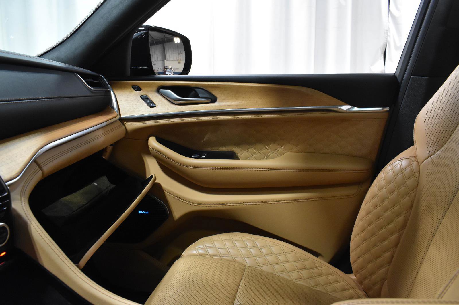 Used 2021 Jeep Grand Cherokee L Summit AWD/4WD image 24