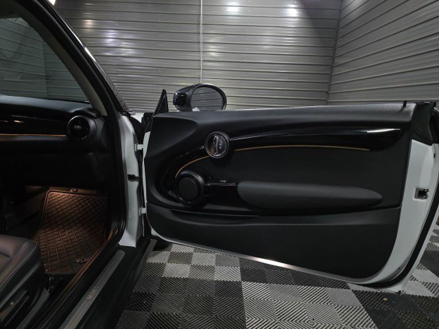 Used 2023 MINI Cooper 2-Door Hardtop image 31