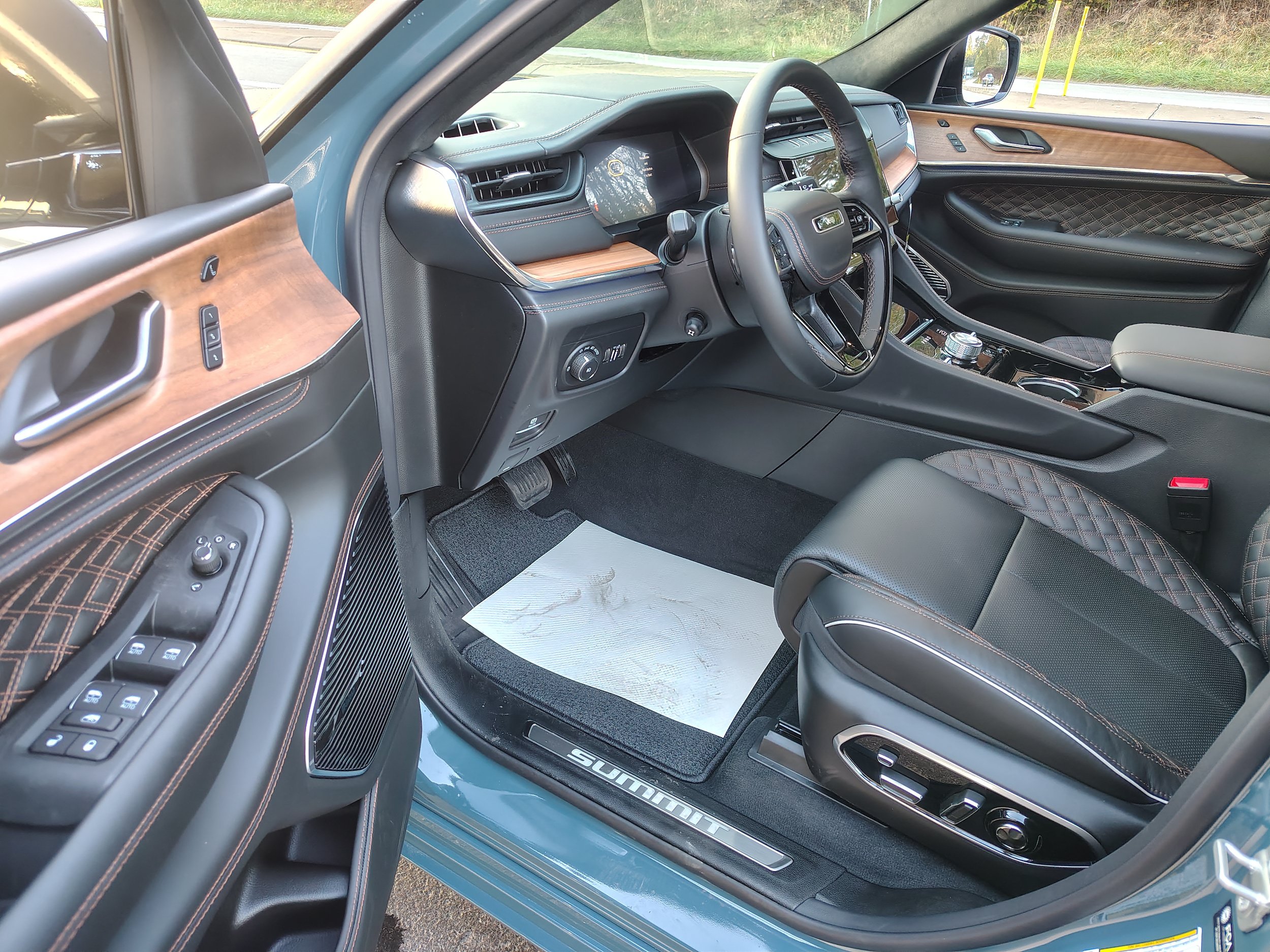 New 2027 Jeep Grand Cherokee Summit AWD/4WD image 22