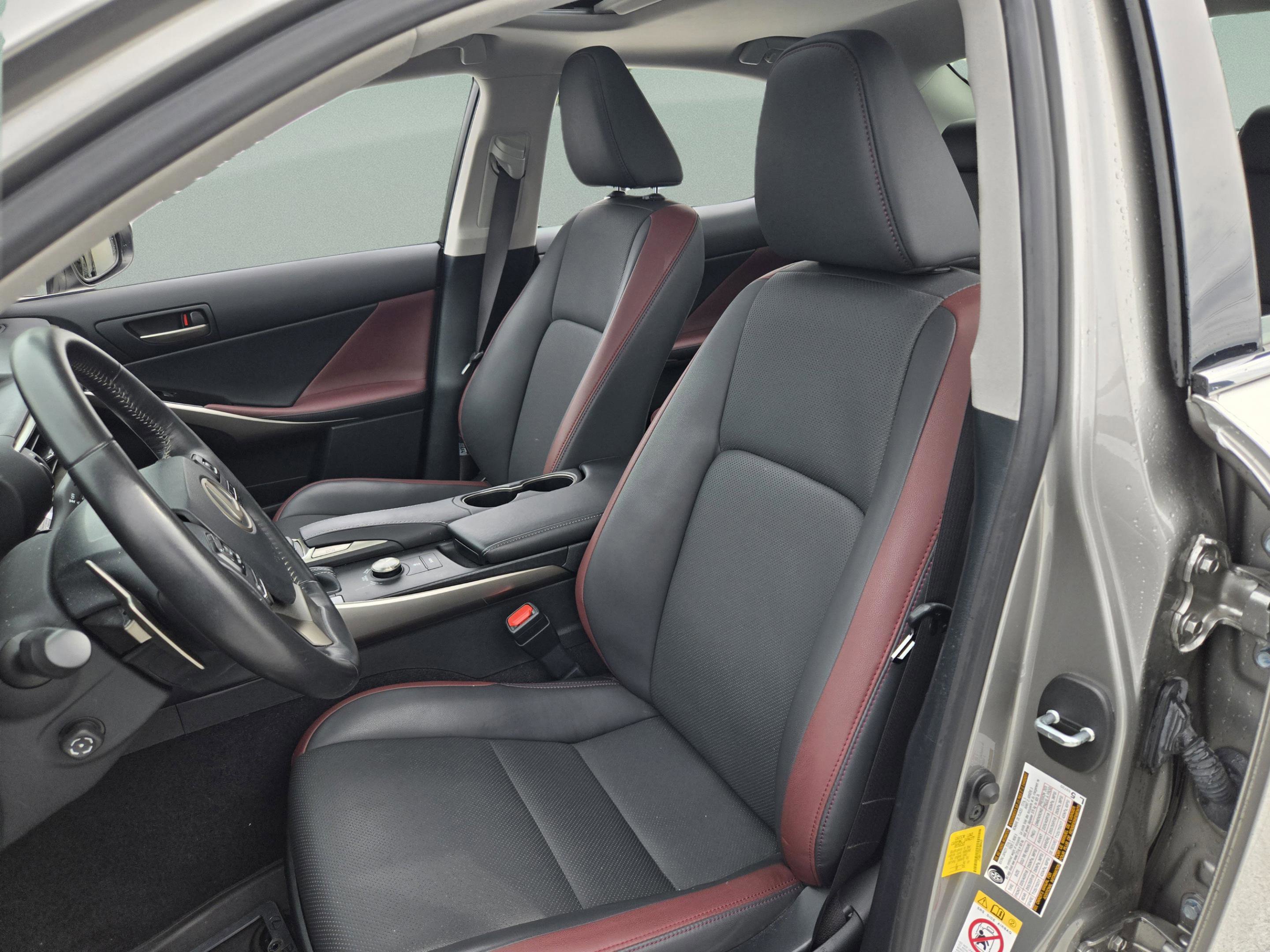 Used 2019 Lexus IS 300 w/ Navigation Package RWD image 23