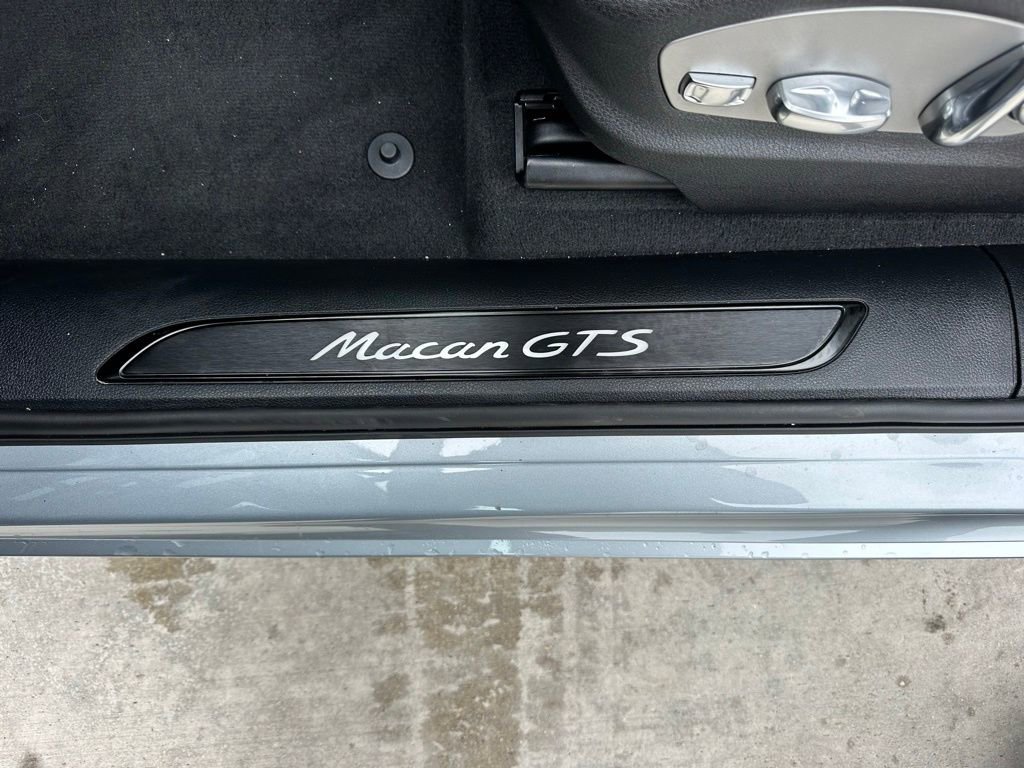 Certified 2025 Porsche Macan GTS AWD/4WD image 21