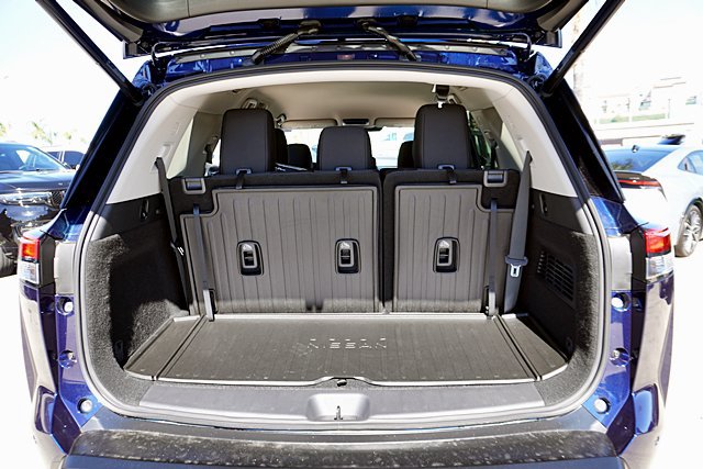 New 2026 Nissan Pathfinder SV w/ Cargo Package FWD image 20