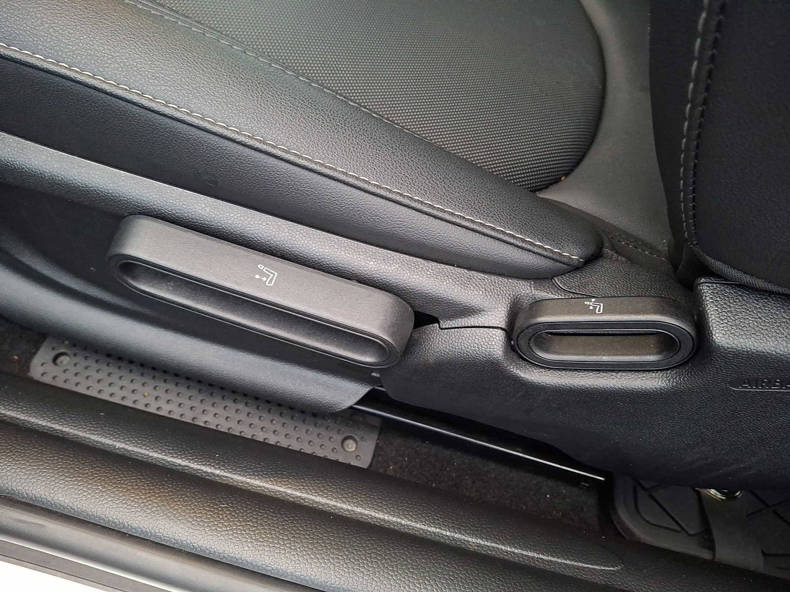 Certified 2023 MINI Cooper S image 11