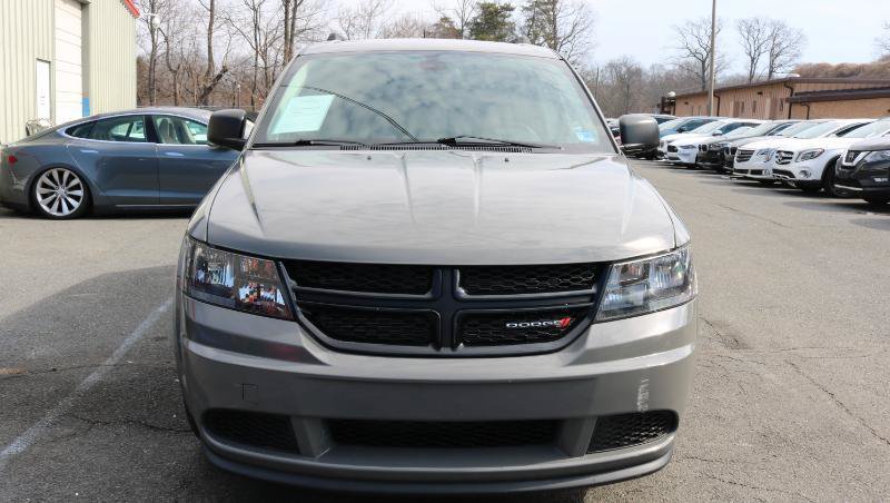 Used 2020 Dodge Journey SE w/ SE Popular Equipment Group FWD image 2