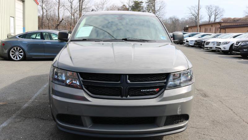 Used 2020 Dodge Journey SE w/ SE Popular Equipment Group image 2