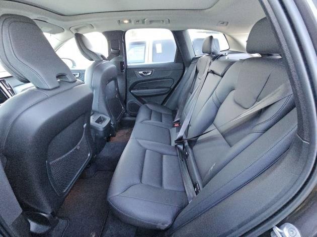 Certified 2025 Volvo XC60 B5 Plus image 11