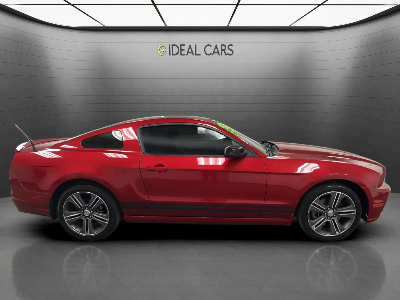 Used 2013 Ford Mustang Coupe w/ V6 Performance Pkg RWD image 4