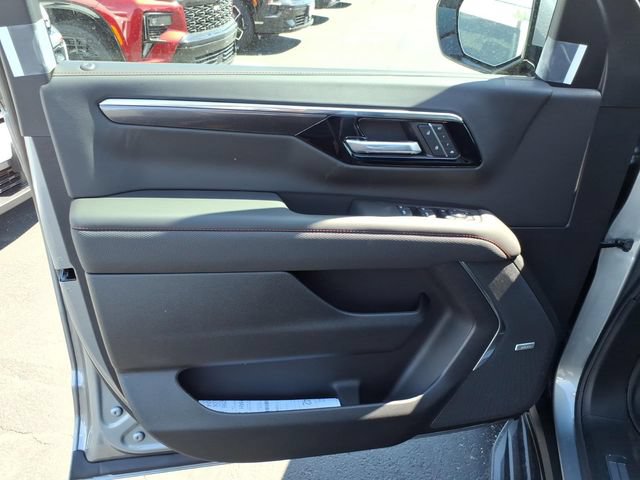 New 2026 Chevrolet Suburban RST w/ RST Capability Package AWD/4WD image 13