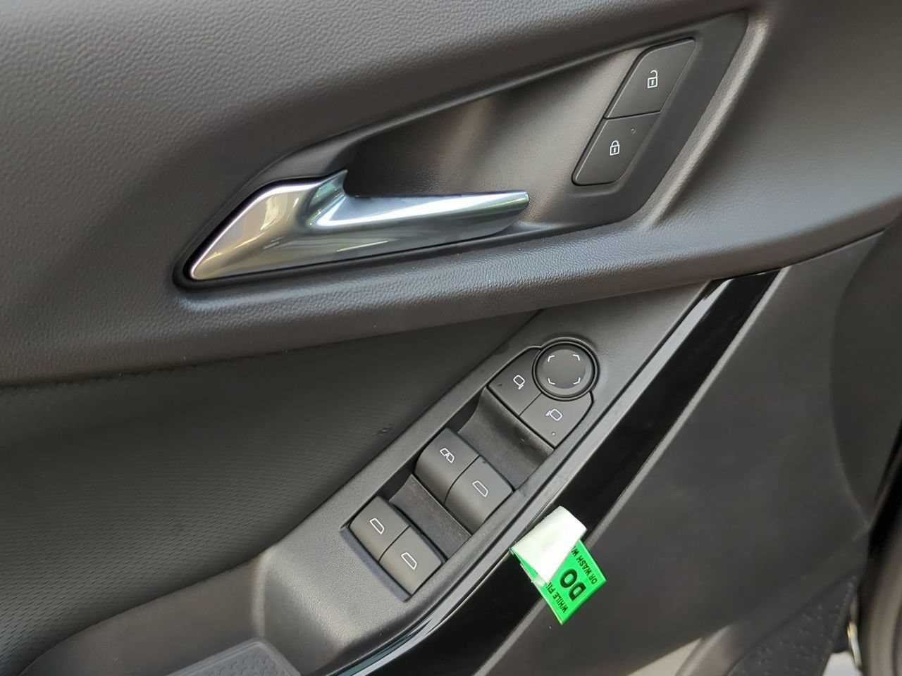 New 2027 Chevrolet Equinox LT w/ Midnight Edition FWD image 7