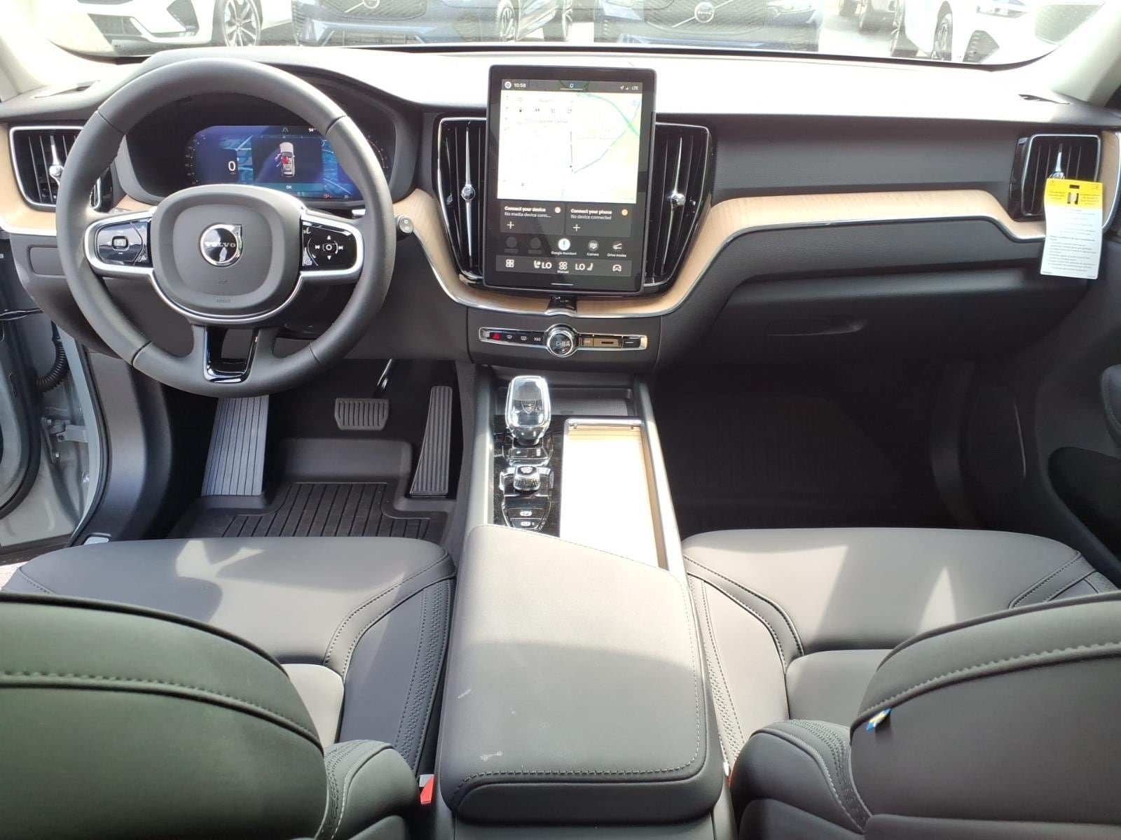 New 2026 Volvo XC60 T8 Plus w/ Climate Package AWD/4WD image 8