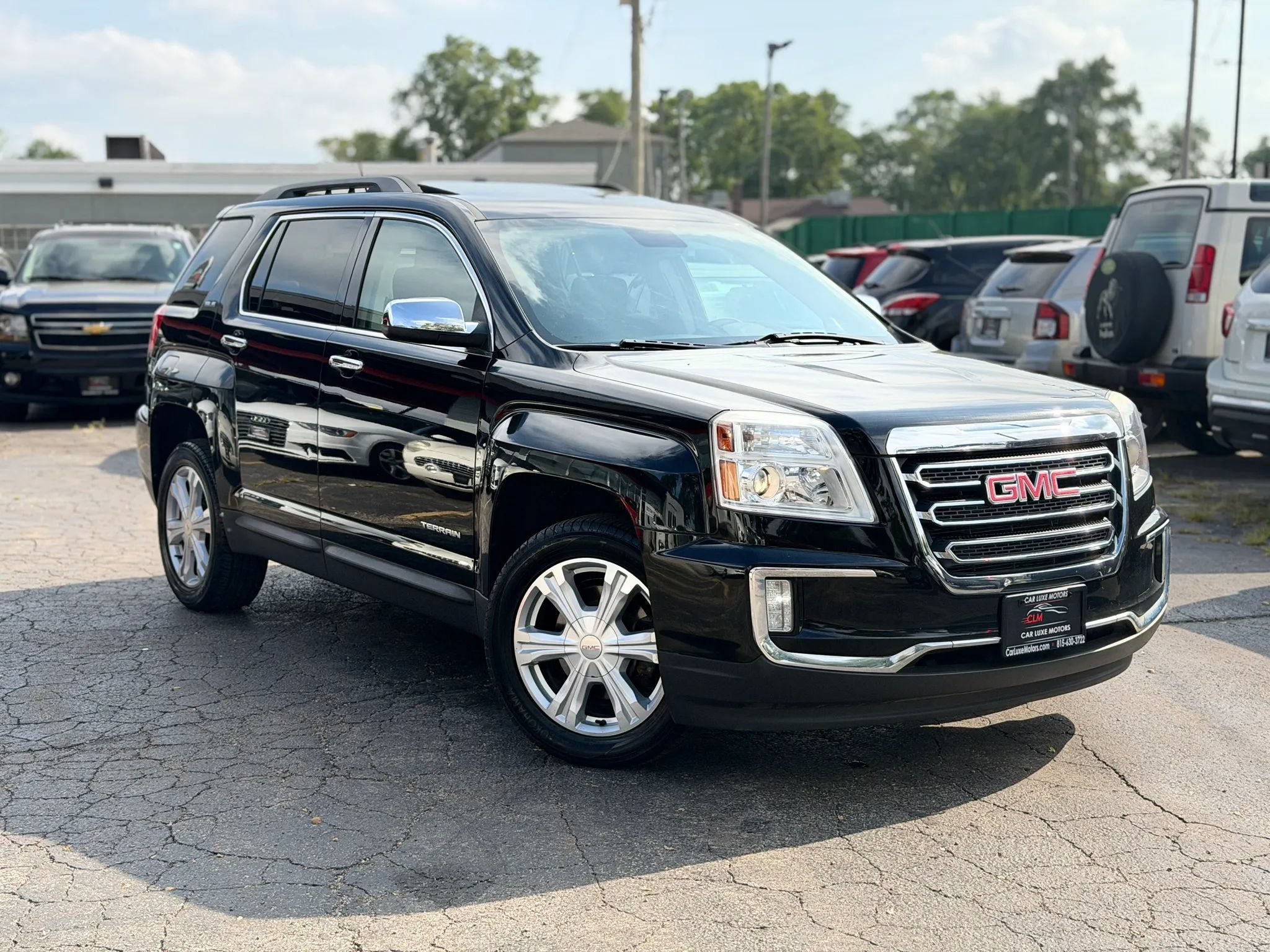 Used 2017 GMC Terrain SLE w/ Chrome Edition AWD/4WD image 3