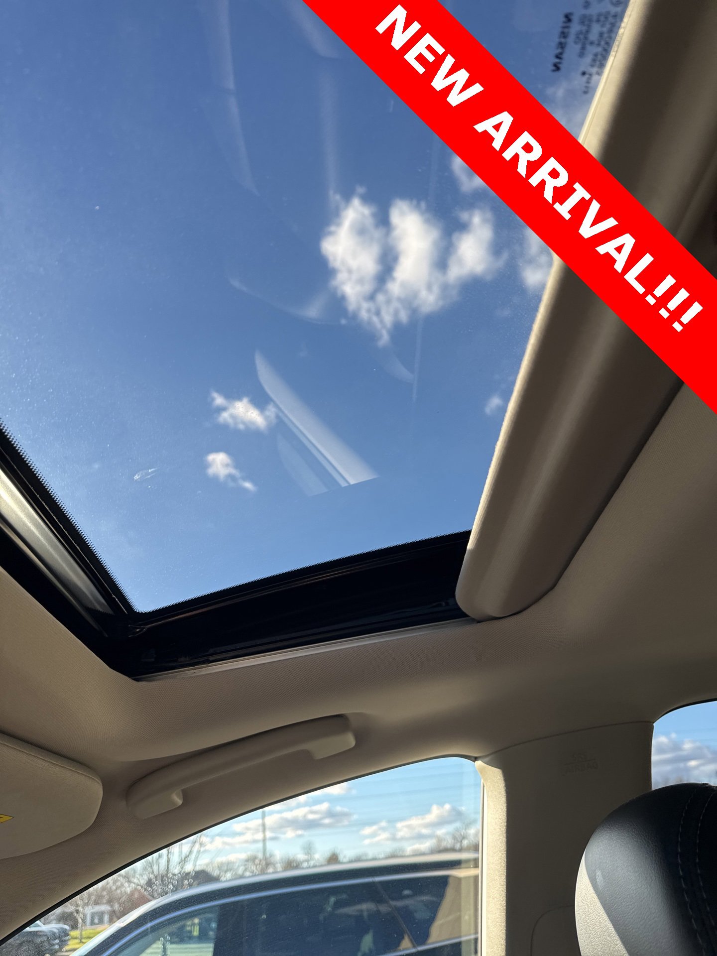 Used 2020 Nissan Pathfinder Platinum image 16