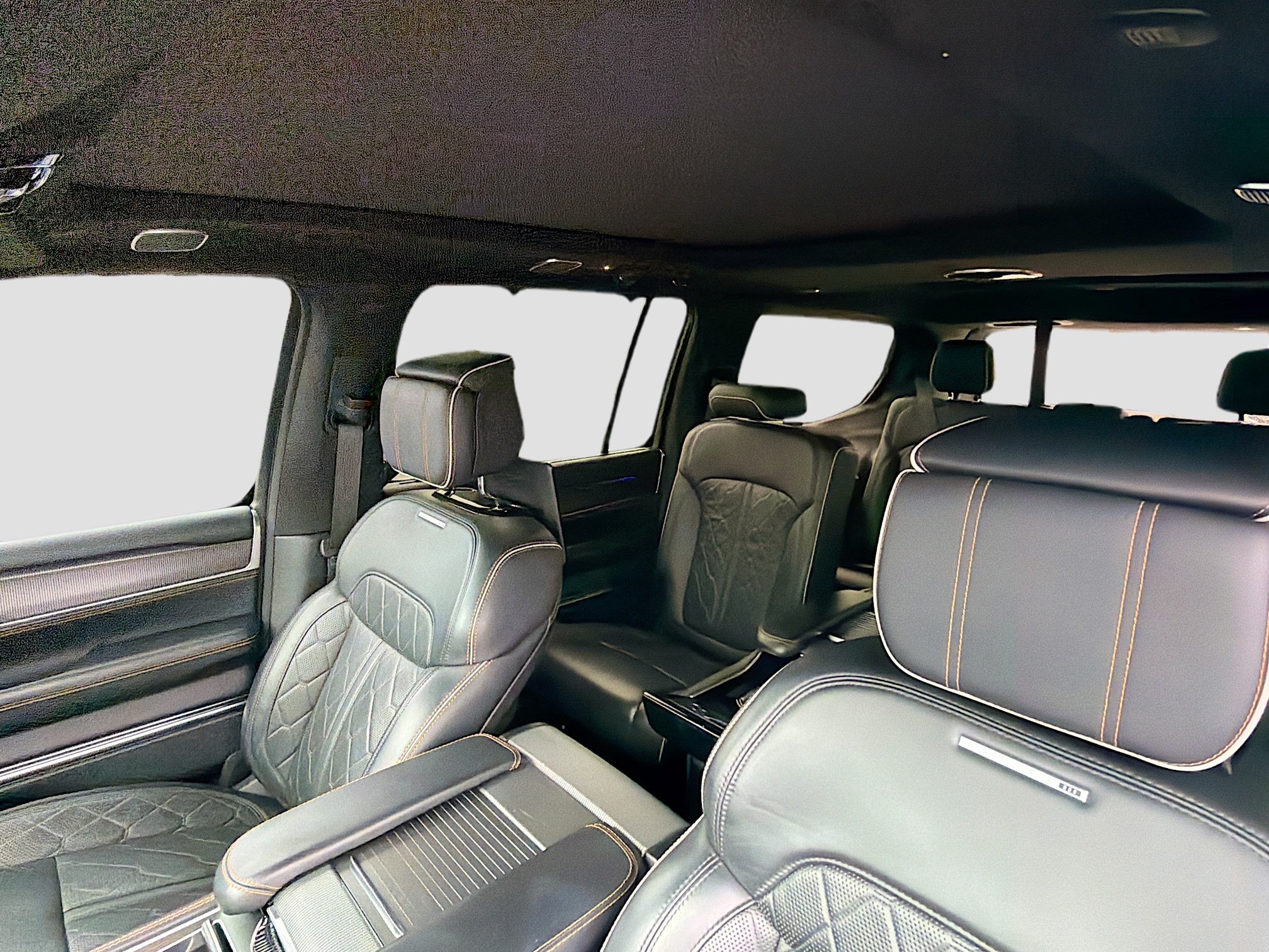 Used 2023 Jeep Grand Wagoneer Series III w/ Rear Seat Video Group 1 AWD/4WD image 26