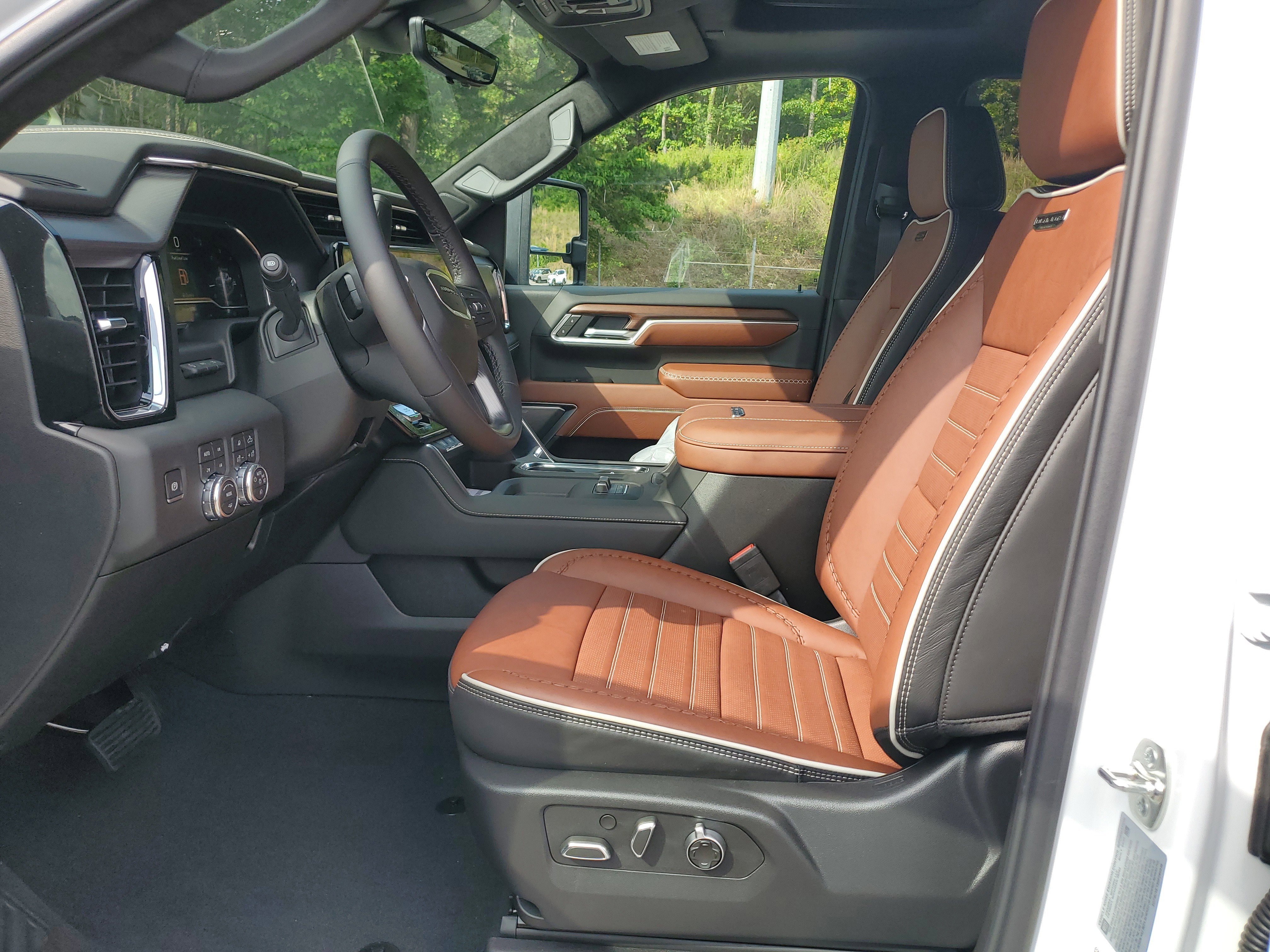 New 2025 GMC Sierra 2500 Denali Ultimate w/ Max Trailering Package image 18