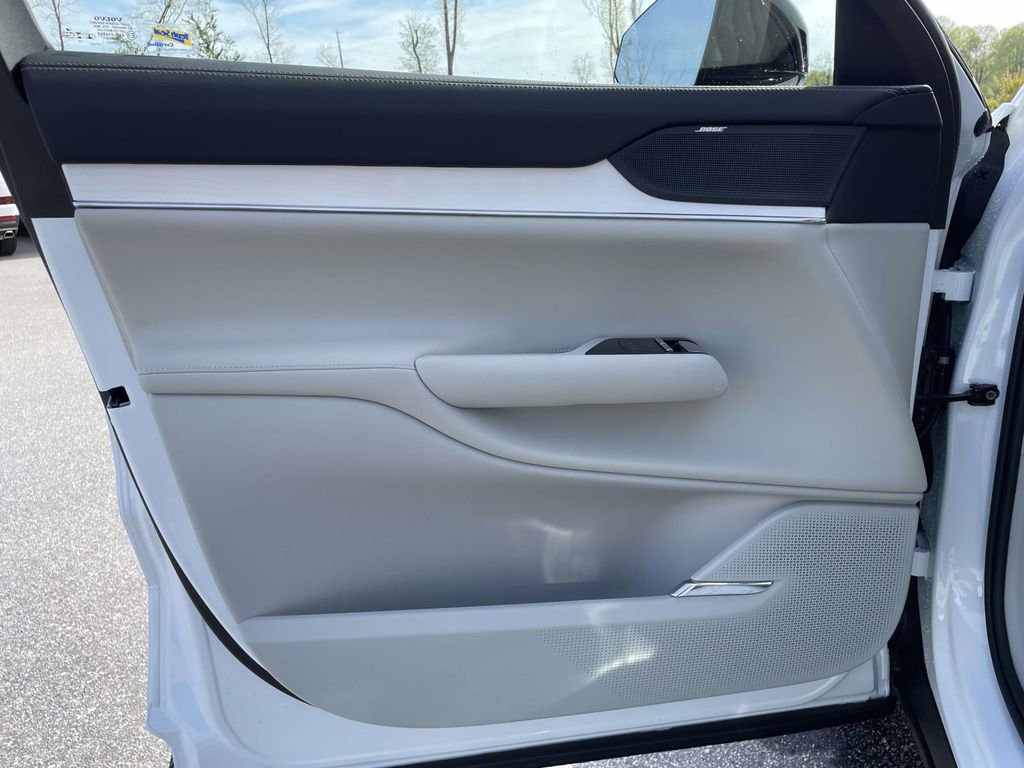 Used 2025 Volvo EX90 Ultra w/ Protection Package Premier image 5