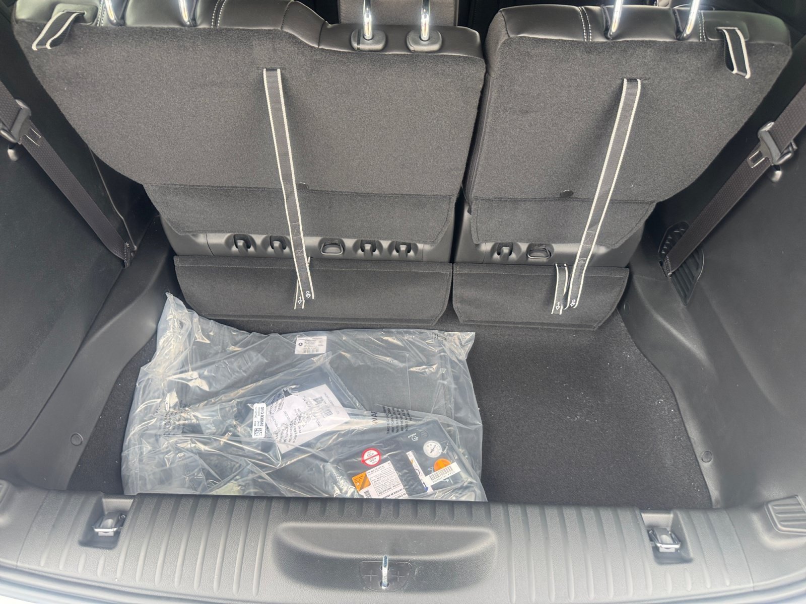 New 2026 Chrysler Voyager LX FWD image 34