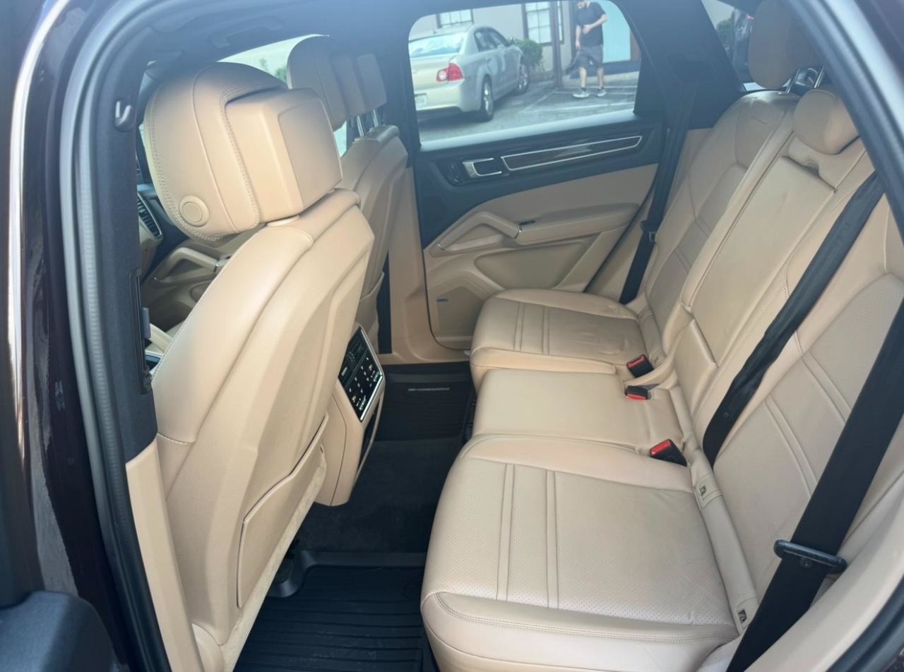 Used 2019 Porsche Cayenne AWD/4WD image 23