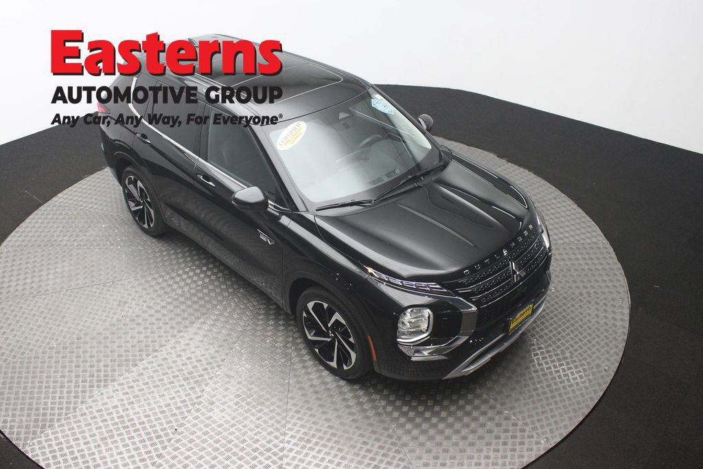 Used 2023 Mitsubishi Outlander SE image 3