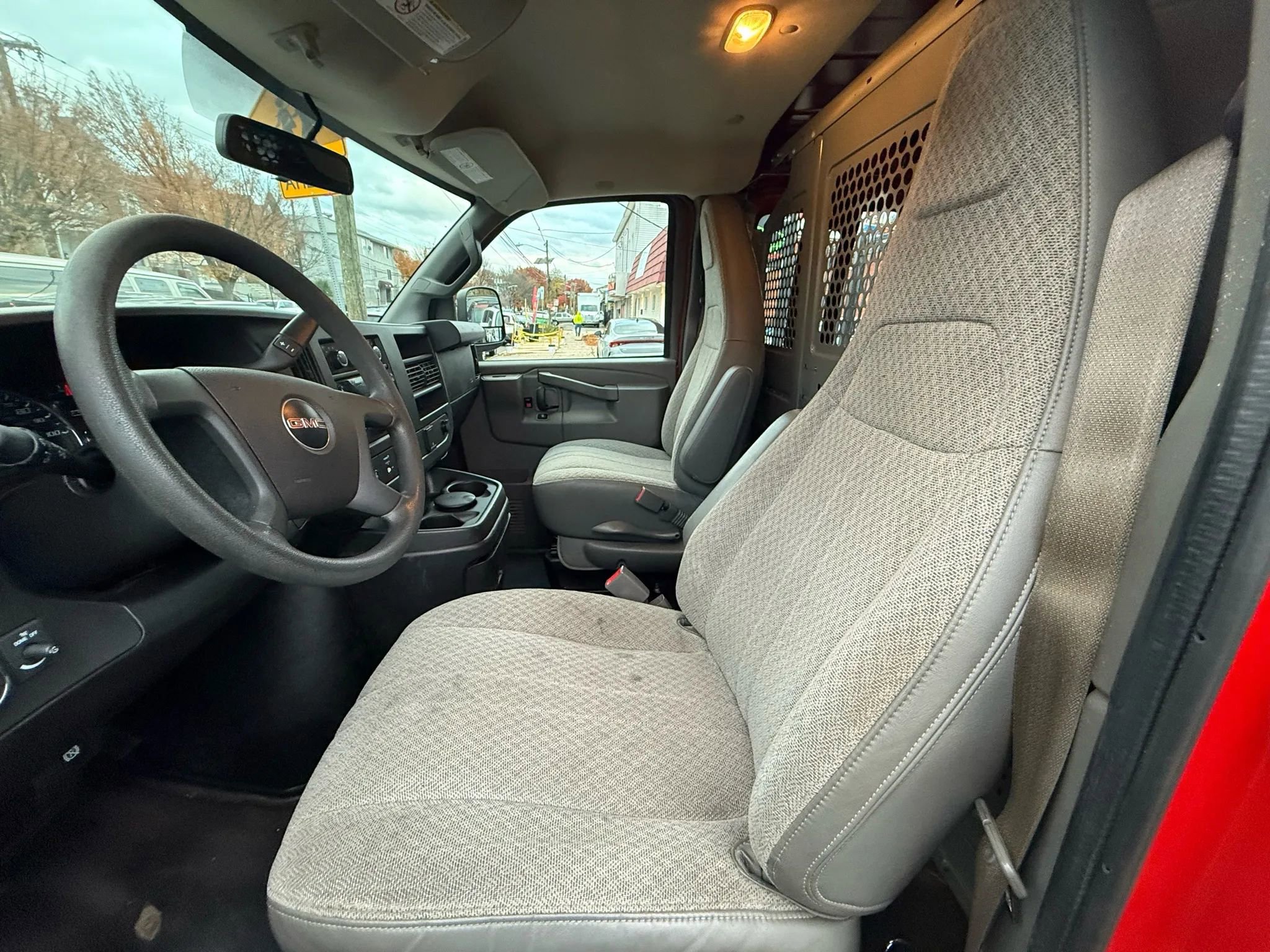 Used 2019 GMC Savana 2500 image 9