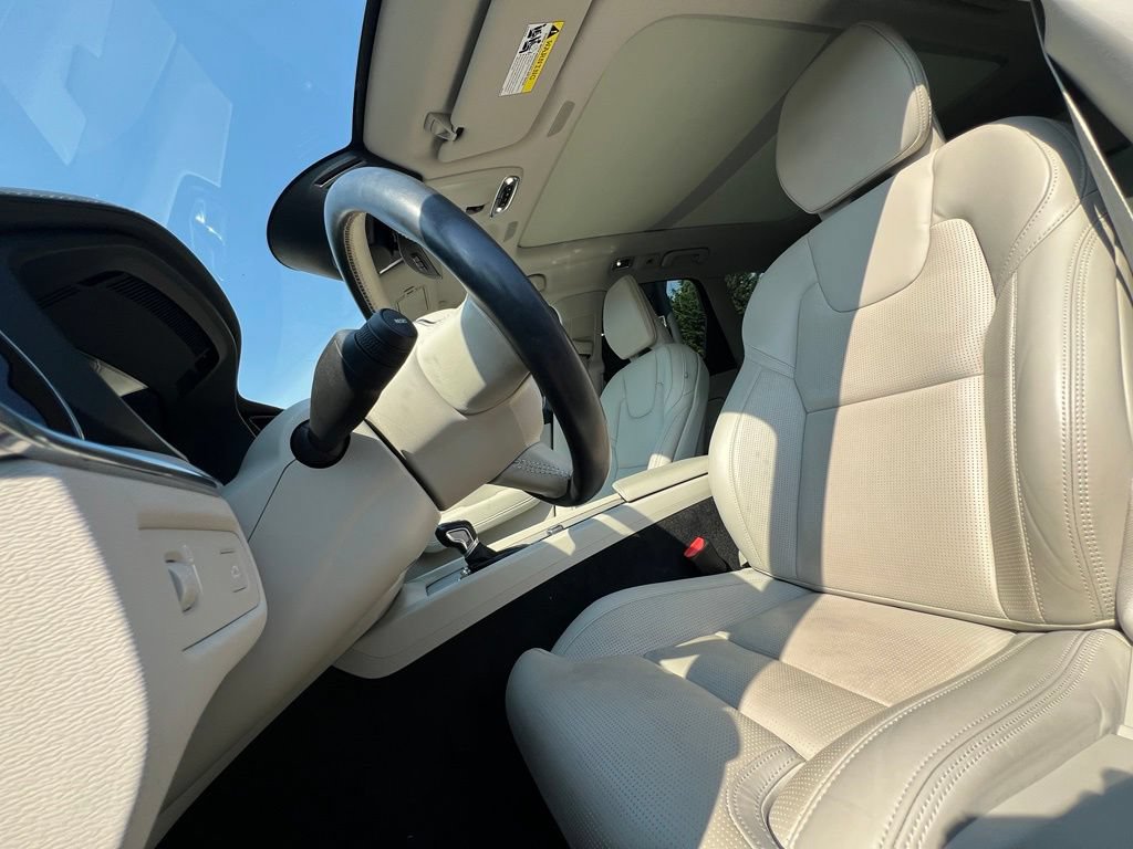 Used 2021 Volvo XC60 T5 Inscription w/ Protection Package Premier FWD image 17