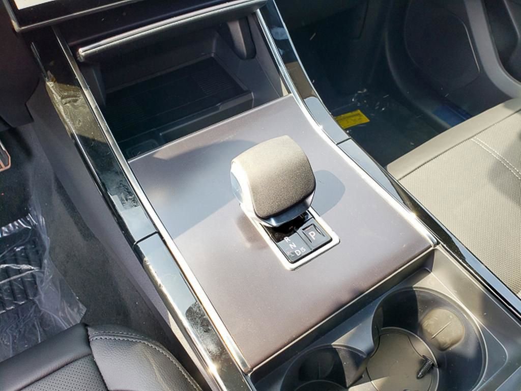 New 2026 Land Rover Range Rover Velar Dynamic SE image 8