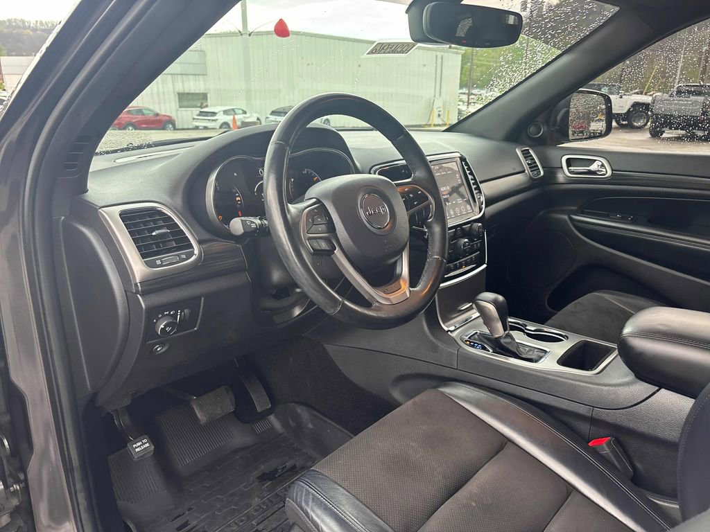 Used 2020 Jeep Grand Cherokee Altitude AWD/4WD image 13