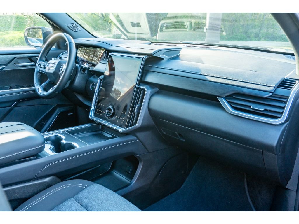 Used 2025 GMC Acadia Elevation image 18