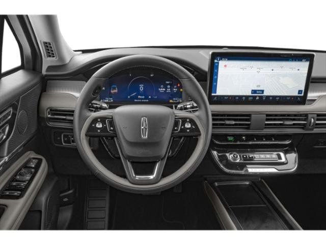 Used 2025 Lincoln Corsair AWD w/ Equipment Group 101A image 6