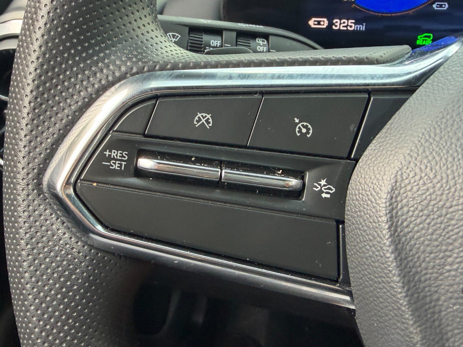 Used 2025 Chevrolet Equinox EV LT FWD image 27