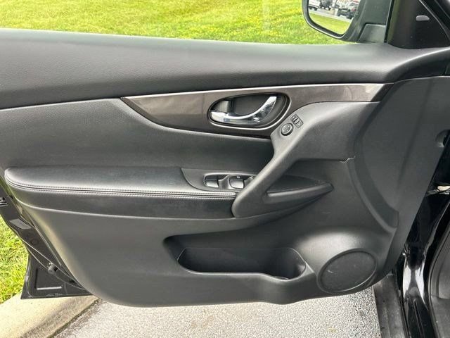 Used 2019 Nissan Rogue AWD image 9