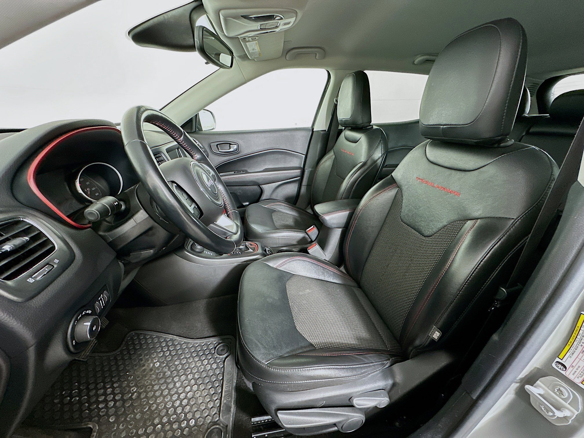 Used 2020 Jeep Compass Trailhawk w/ Cold Weather Group image 13