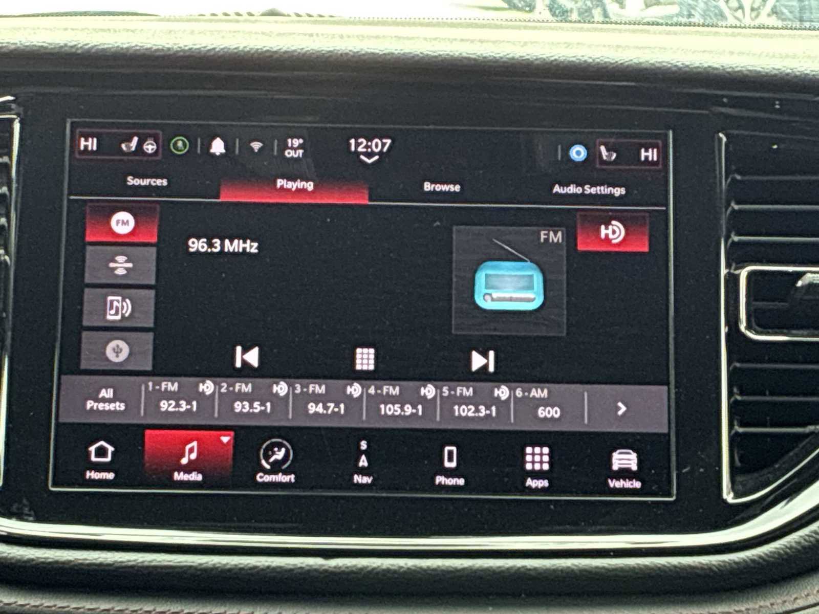 Certified 2022 Dodge Durango R/T w/ Tow 'N Go Package image 12