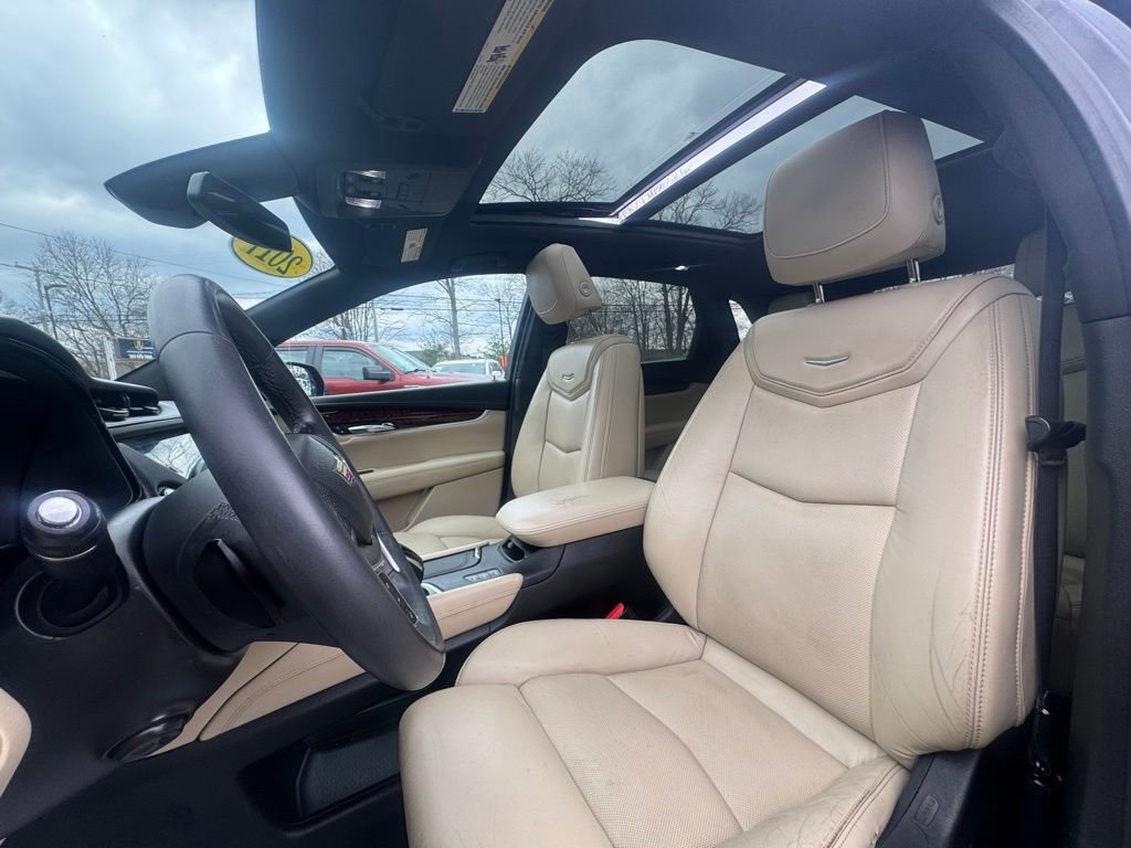 Used 2017 Cadillac XT5 Luxury w/ Driver Awareness Package AWD/4WD image 32