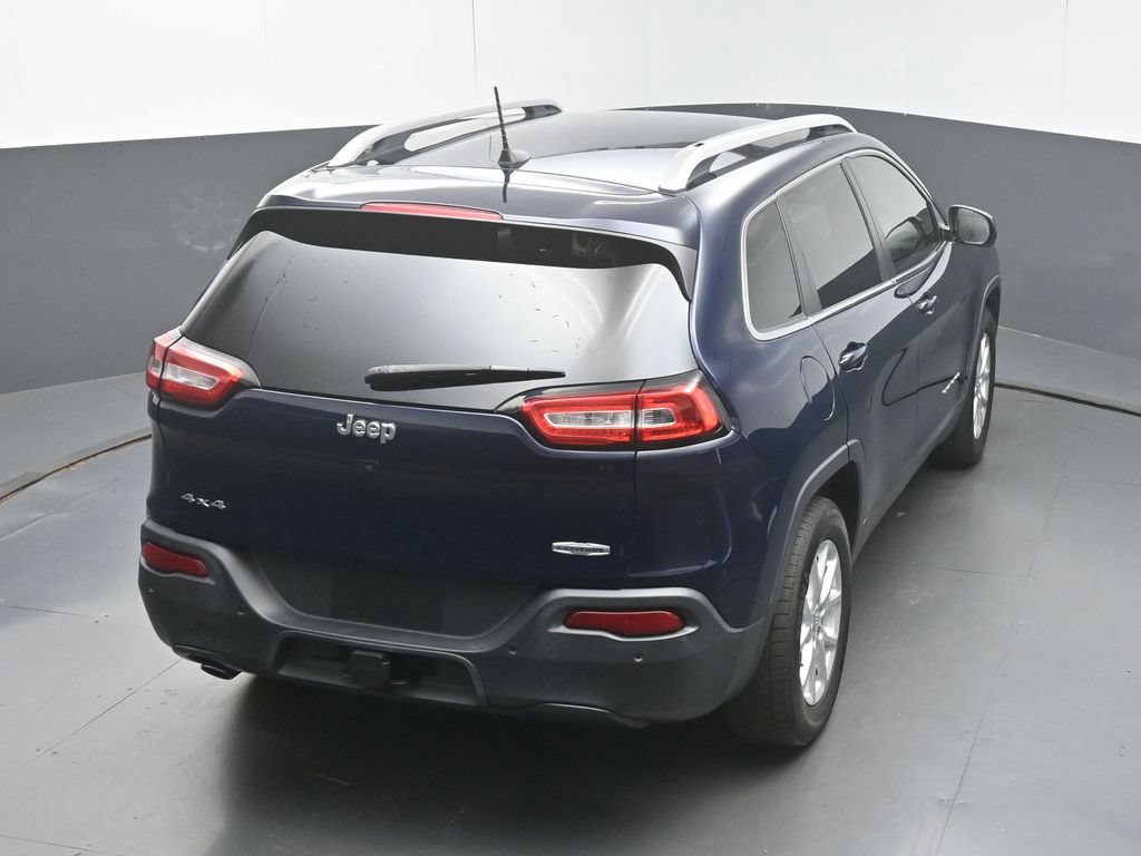Used 2016 Jeep Cherokee Latitude w/ Safety/Convenience Group AWD/4WD image 29