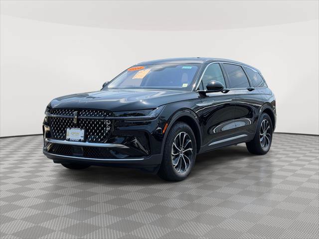 Used 2026 Lincoln Nautilus Premier w/ Equipment Group 102A AWD/4WD image 2