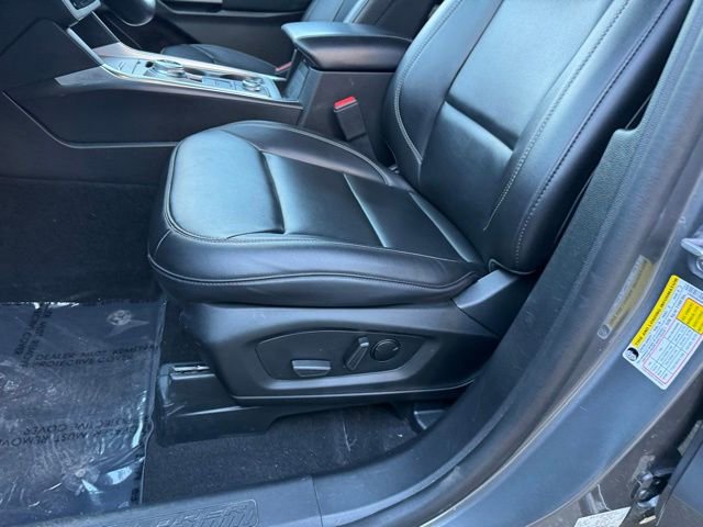 Certified 2024 Ford Explorer XLT w/ Equipment Group 202A AWD/4WD image 8