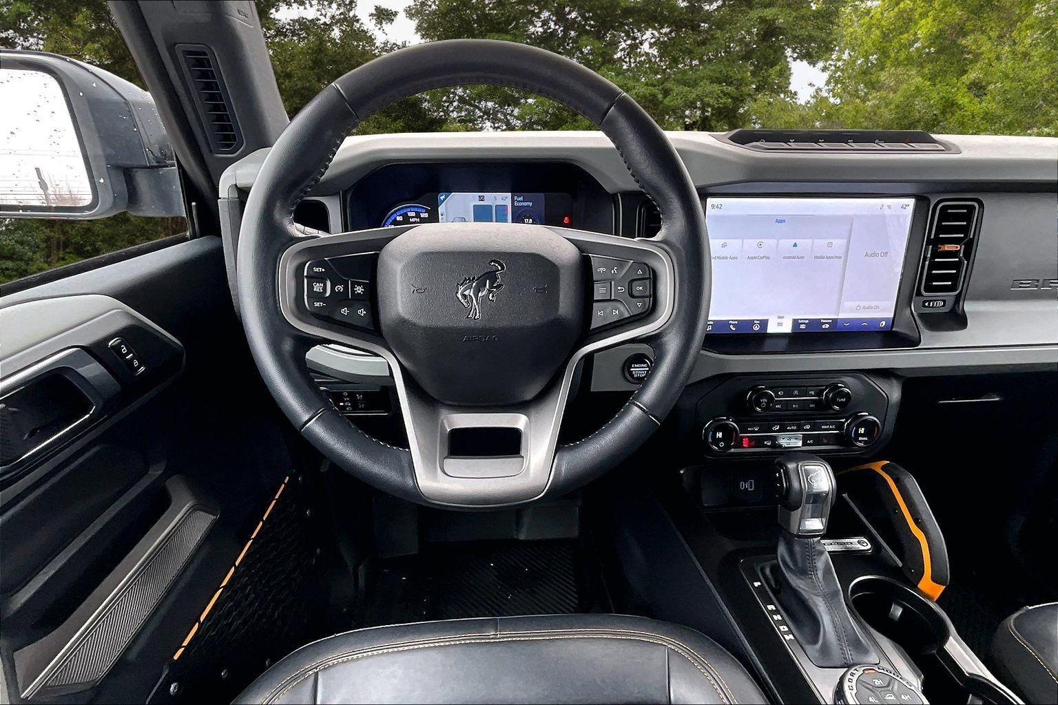 Used 2023 Ford Bronco Badlands image 8