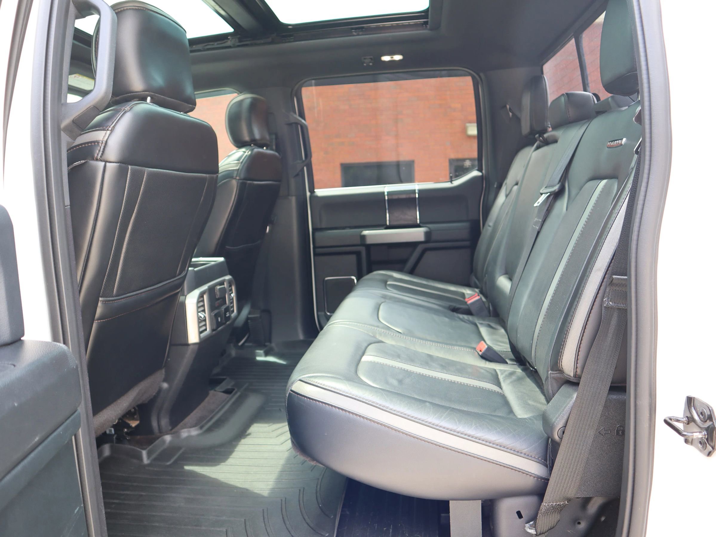 Used 2018 Ford F250 Platinum w/ Platinum Ultimate Package image 12