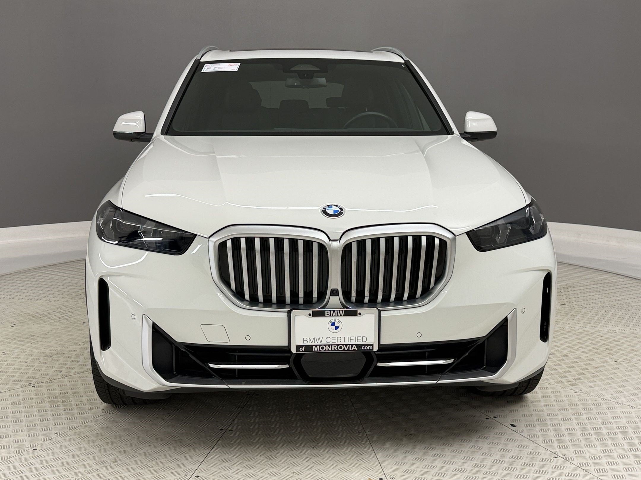 Certified 2024 BMW X5 xDrive40i w/ Parking Assistance Package AWD/4WD image 6