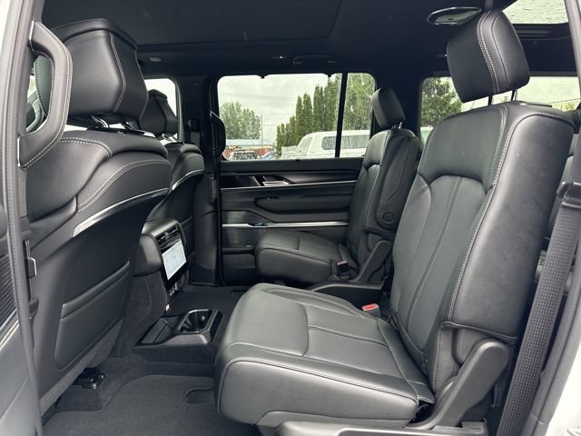 New 2026 Jeep Grand Wagoneer L Summit AWD/4WD image 10