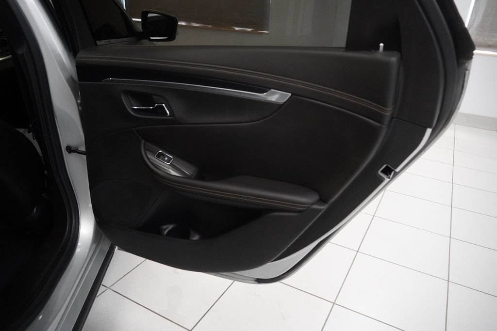 Used 2018 Chevrolet Impala LT FWD image 26