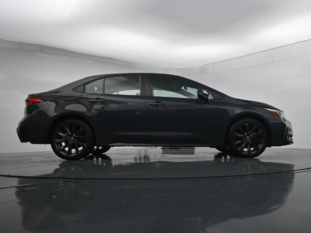 Used 2025 Toyota Corolla SE FWD image 38