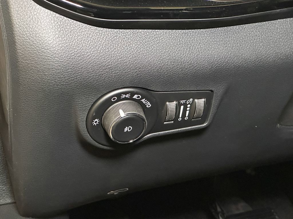 New 2026 Jeep Compass Limited w/ Sun, Sound & Navigation Group image 18