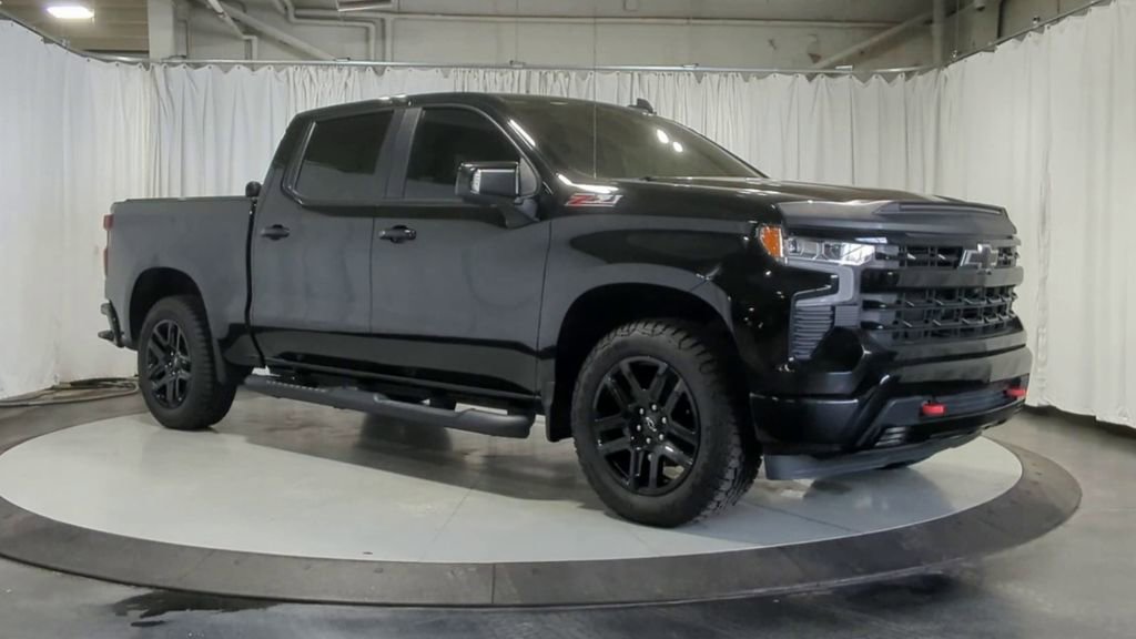 Used 2023 Chevrolet Silverado 1500 RST AWD/4WD image 3