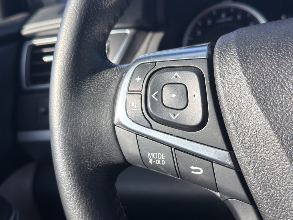 Used 2015 Toyota Camry XSE image 19