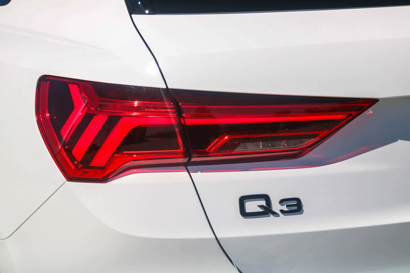 New 2025 Audi Q3 2.0T Premium image 10
