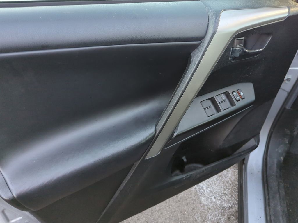 Used 2018 Toyota RAV4 XLE w/ Plus Extra Value Package image 9