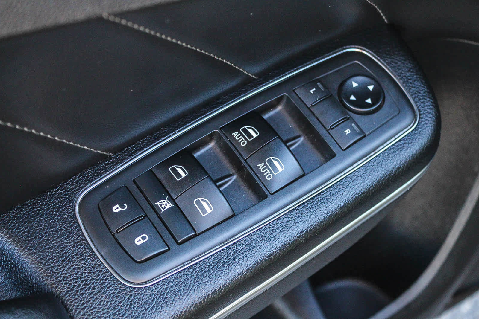 Used 2017 Dodge Charger SXT w/ Plus Group image 31