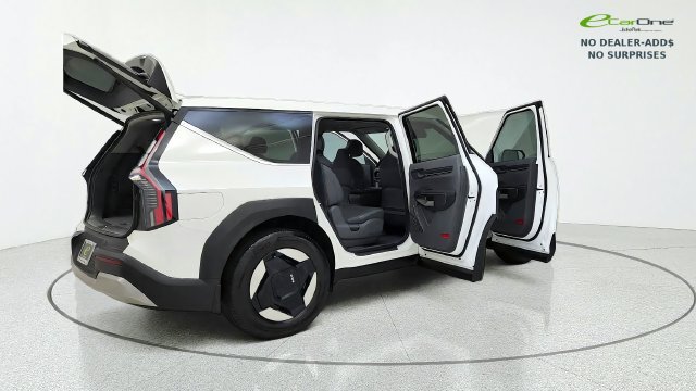 Used 2024 Kia EV9 Light Long Range RWD image 20